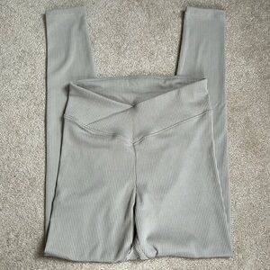 H&M crossover leggings